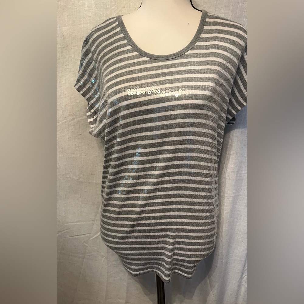 Michael Kors Gray and White Sequin Top designer. Classic. Stylish
